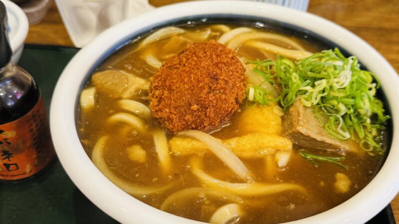 暑い日に汗をかきながら食べるカレーうどん。これが最高でした！　高砂の「讃岐うどん さくらや」さん